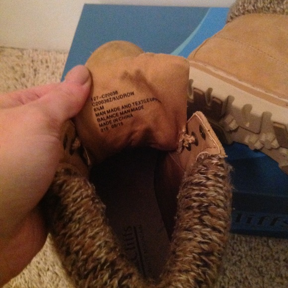 Boots - Picture 5 of 5